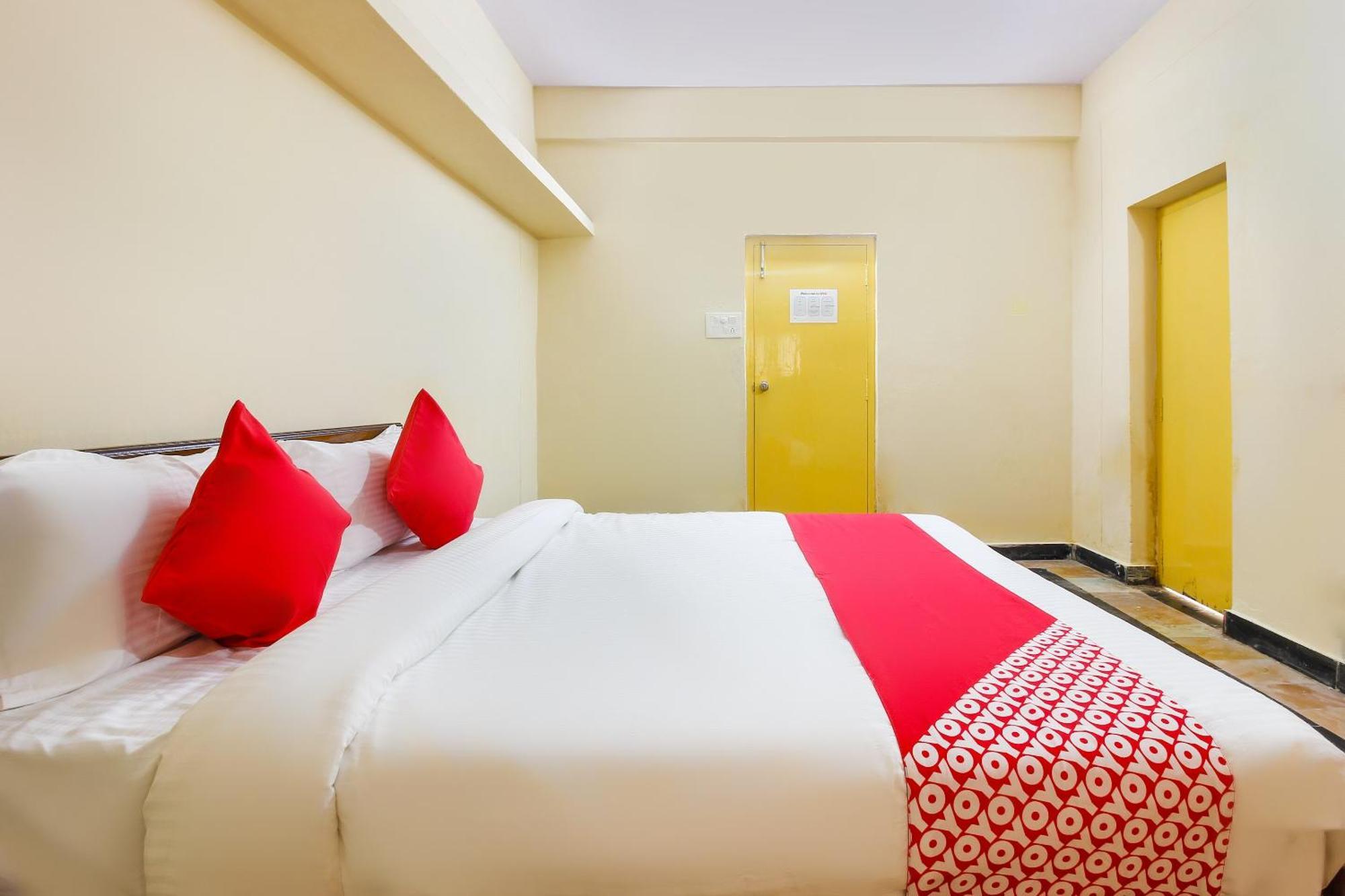 Hotel O Sai Residency Near Sr Nagar Metro Station Hyderabad Eksteriør billede