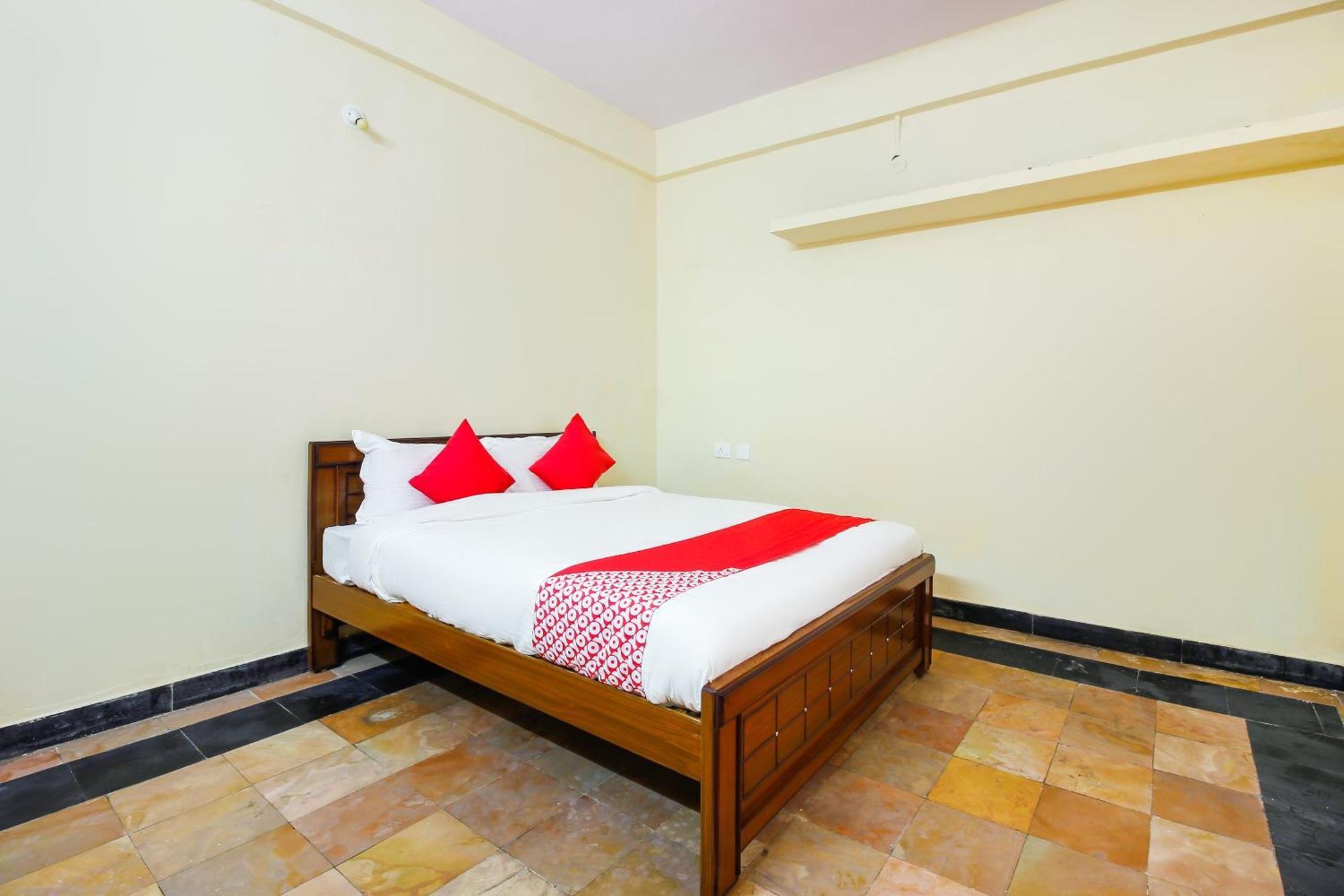 Hotel O Sai Residency Near Sr Nagar Metro Station Hyderabad Eksteriør billede