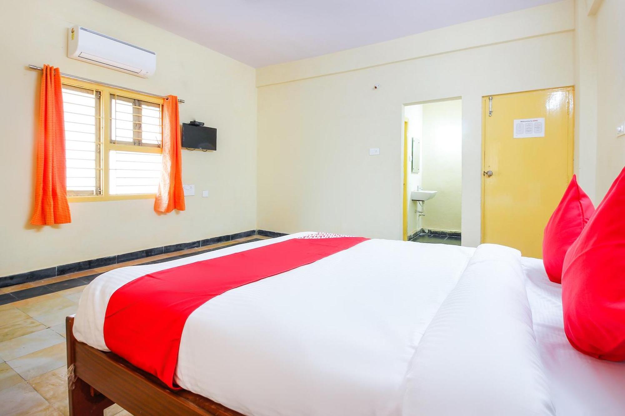 Hotel O Sai Residency Near Sr Nagar Metro Station Hyderabad Eksteriør billede